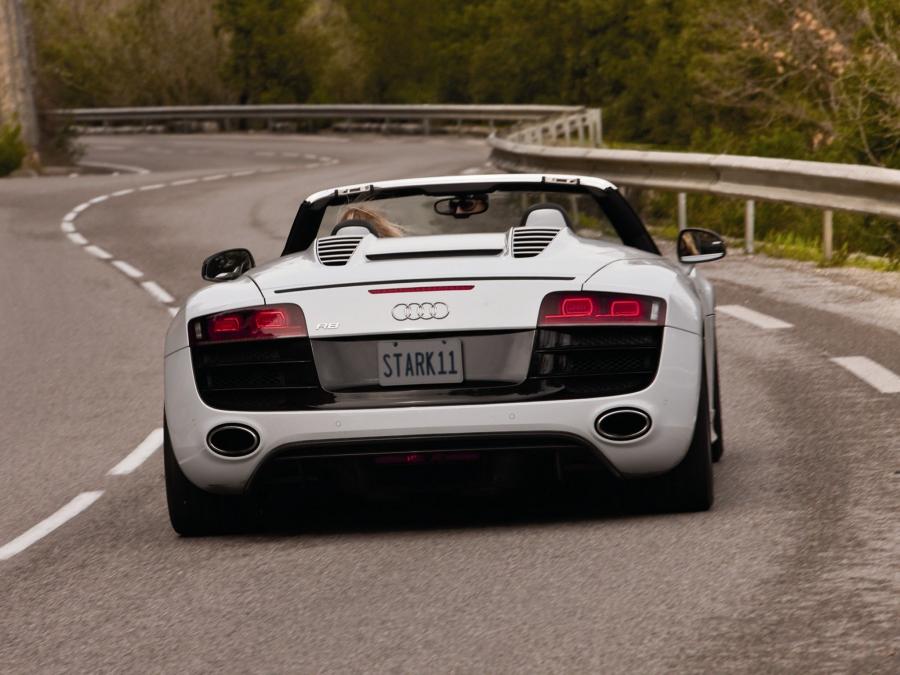  Audi R8 V10 Spyder 2010 года  (NA) (фото 3 из 17)